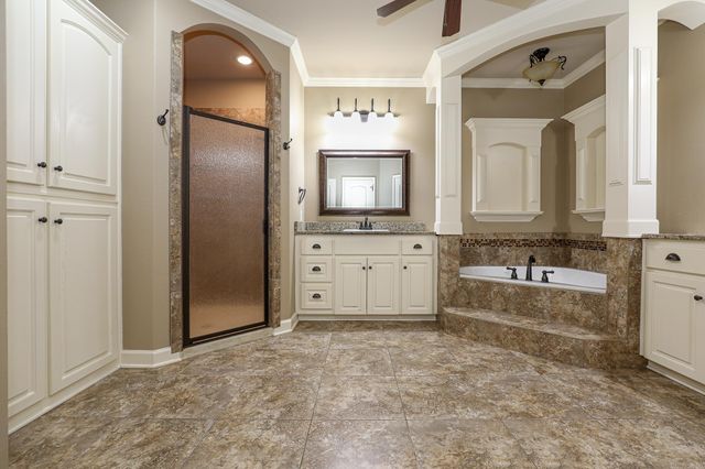 6009 HARDIN DR, Bryant, AR 72022