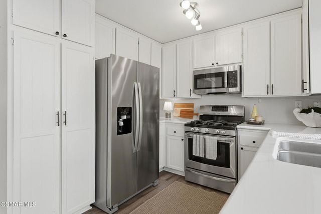 1860 Wychoff Avenue, Simi Valley, CA 93063