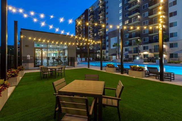 18036 Park Row Blvd 1602, Houston, TX 77084