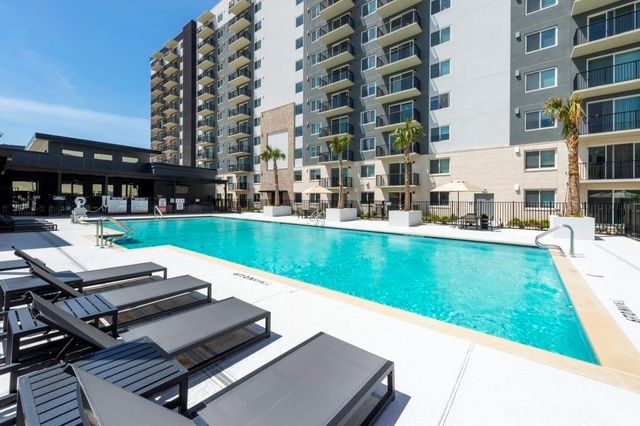 18036 Park Row Blvd 1602, Houston, TX 77084