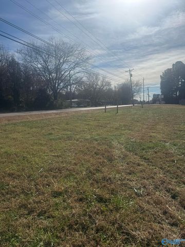 7684 Wall Triana Hwy, Harvest, AL 35749