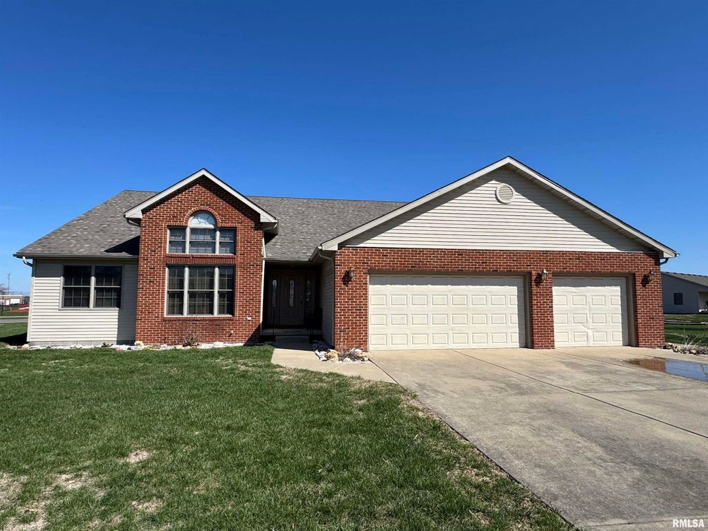 1214 WOODHAVEN Court, Chatham, IL 62629