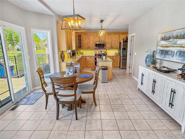 18 Forest Hills Drive, Washington, MO 63090