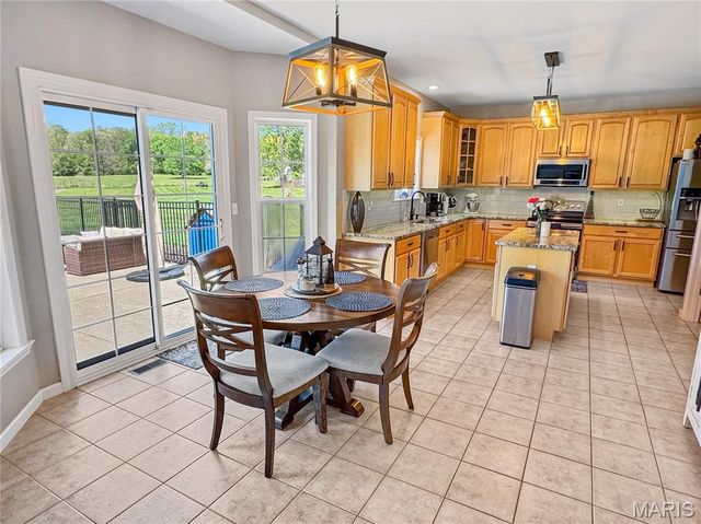 18 Forest Hills Drive, Washington, MO 63090