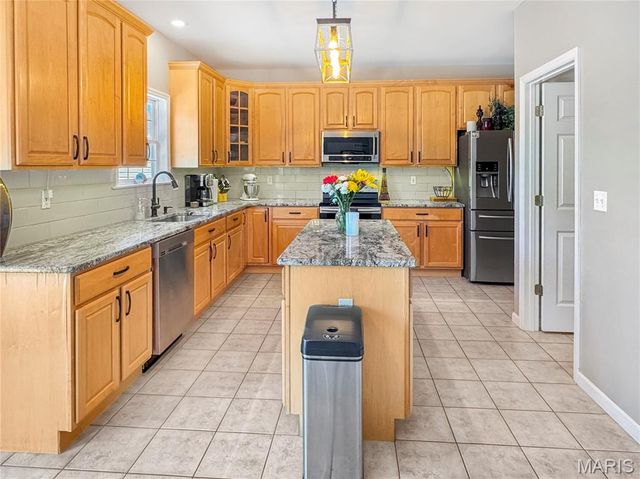 18 Forest Hills Drive, Washington, MO 63090