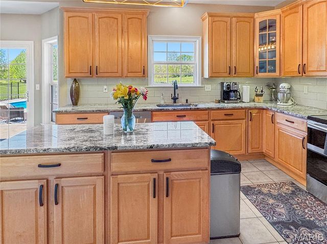 18 Forest Hills Drive, Washington, MO 63090