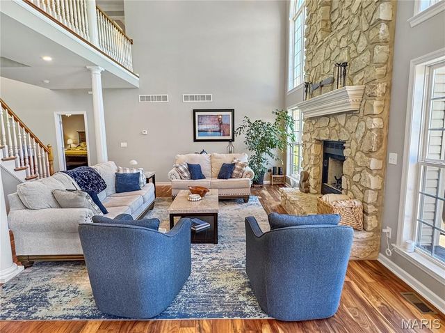 18 Forest Hills Drive, Washington, MO 63090