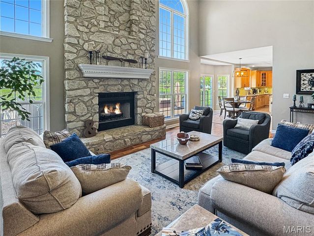 18 Forest Hills Drive, Washington, MO 63090