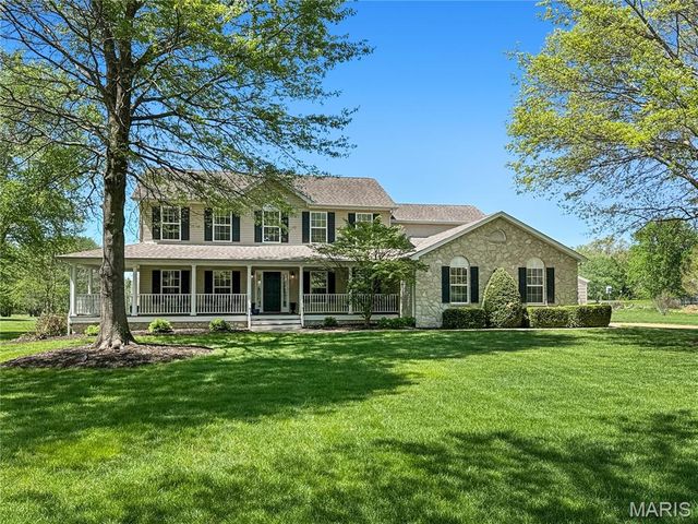 18 Forest Hills Drive, Washington, MO 63090