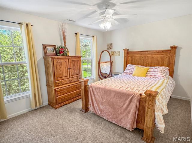 18 Forest Hills Drive, Washington, MO 63090