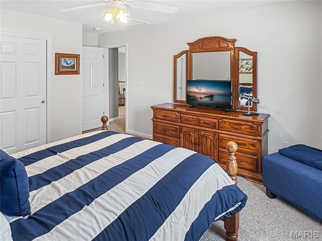 18 Forest Hills Drive, Washington, MO 63090