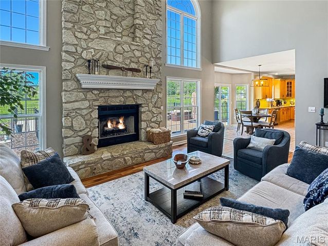 18 Forest Hills Drive, Washington, MO 63090