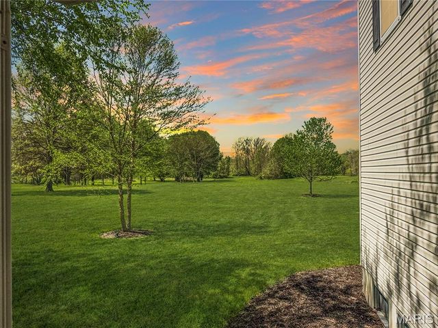 18 Forest Hills Drive, Washington, MO 63090