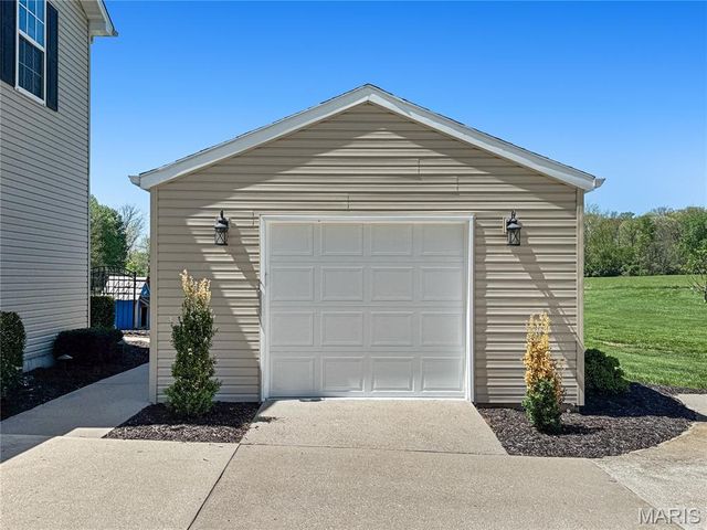 18 Forest Hills Drive, Washington, MO 63090