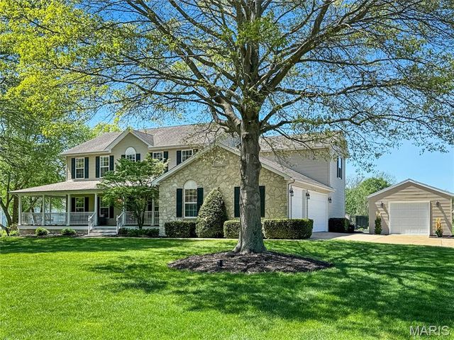 18 Forest Hills Drive, Washington, MO 63090
