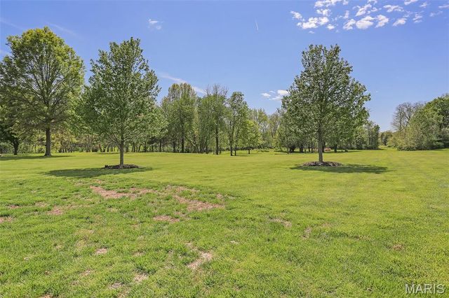 18 Forest Hills Drive, Washington, MO 63090