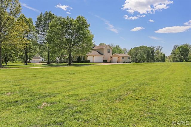 18 Forest Hills Drive, Washington, MO 63090