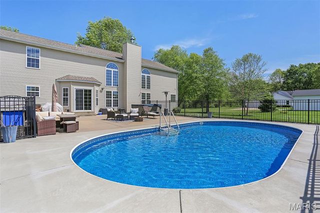 18 Forest Hills Drive, Washington, MO 63090