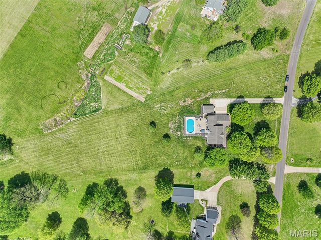 18 Forest Hills Drive, Washington, MO 63090
