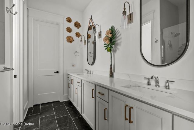 6005 Passionflower Dr, Prospect, KY 40059