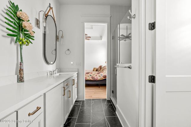 6005 Passionflower Dr, Prospect, KY 40059