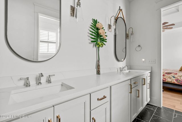 6005 Passionflower Dr, Prospect, KY 40059