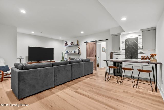 6005 Passionflower Dr, Prospect, KY 40059