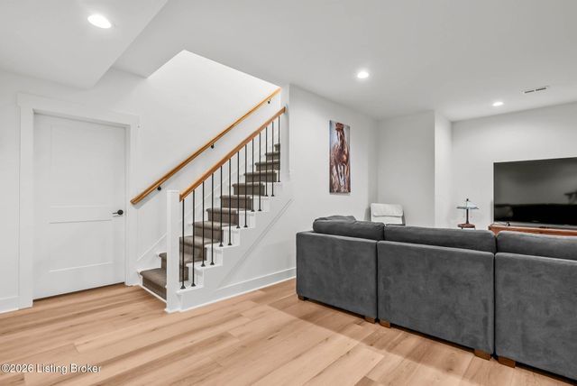 6005 Passionflower Dr, Prospect, KY 40059