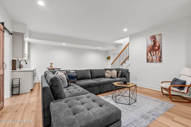 6005 Passionflower Dr, Prospect, KY 40059