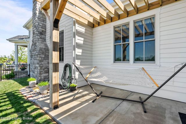 6005 Passionflower Dr, Prospect, KY 40059