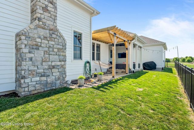 6005 Passionflower Dr, Prospect, KY 40059