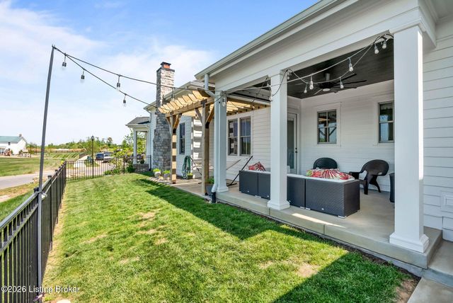 6005 Passionflower Dr, Prospect, KY 40059