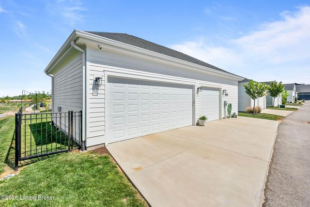 6005 Passionflower Dr, Prospect, KY 40059