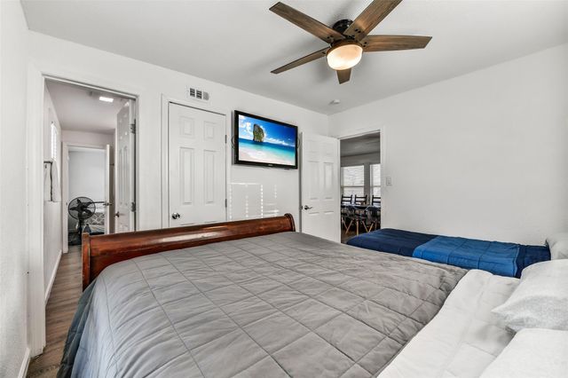 4202 Mason Drive, Galveston, TX 77554