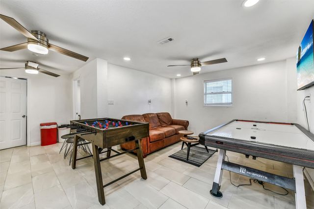 4202 Mason Drive, Galveston, TX 77554