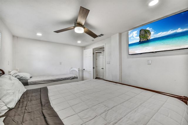 4202 Mason Drive, Galveston, TX 77554