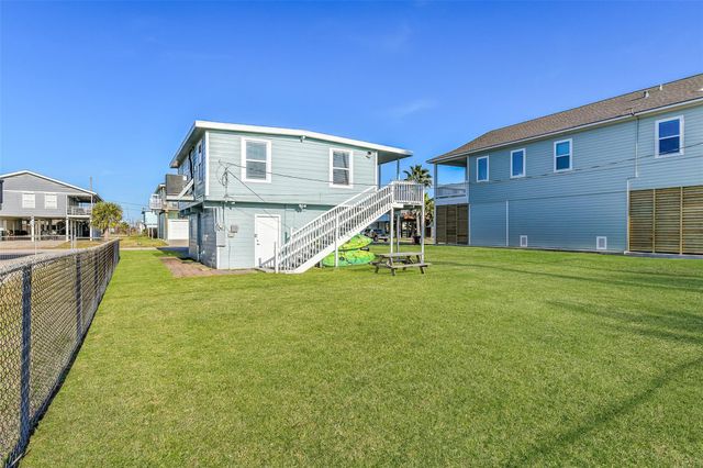 4202 Mason Drive, Galveston, TX 77554