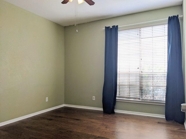 2121 El Paseo Street 2203, Houston, TX 77054