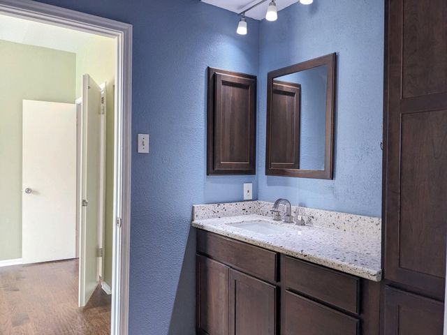 2121 El Paseo Street 2203, Houston, TX 77054