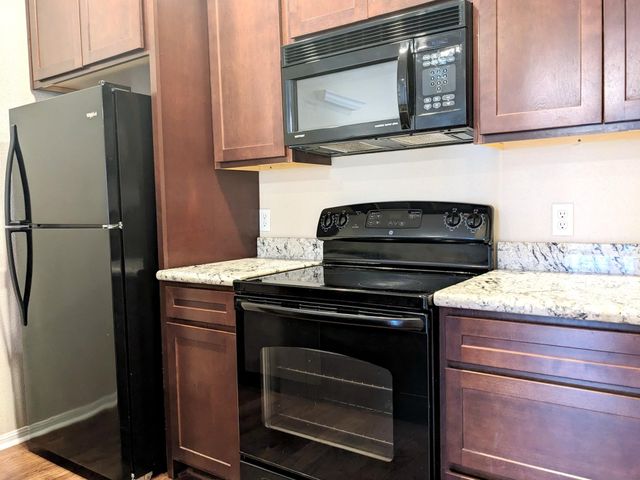 2121 El Paseo Street 2203, Houston, TX 77054