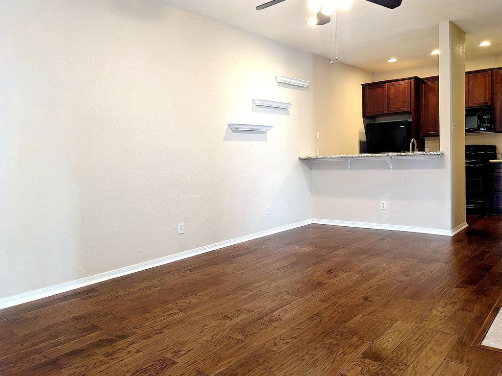 2121 El Paseo Street 2203, Houston, TX 77054