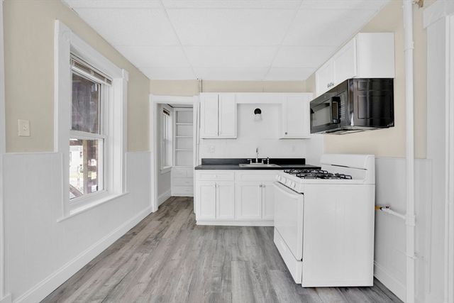 242 Fort Pleasant Ave, Springfield, MA 01108
