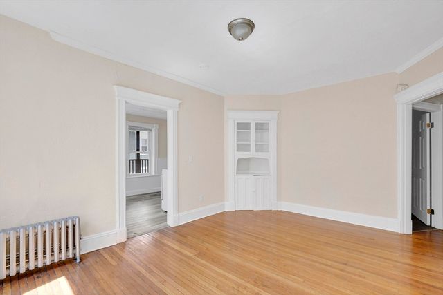 242 Fort Pleasant Ave, Springfield, MA 01108