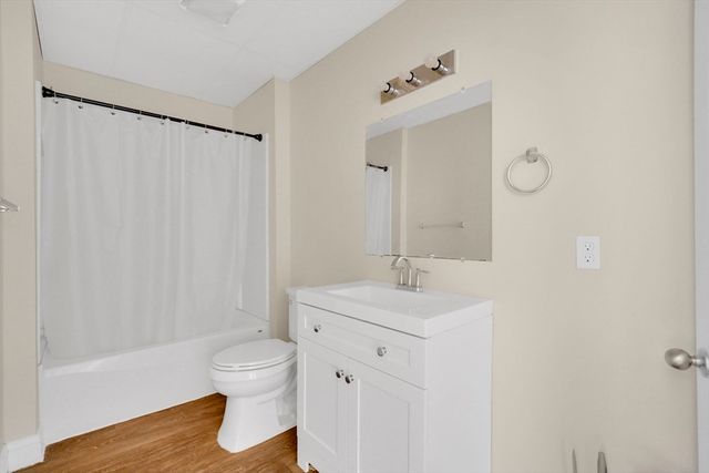 242 Fort Pleasant Ave, Springfield, MA 01108