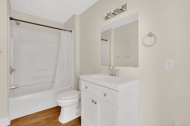 242 Fort Pleasant Ave, Springfield, MA 01108