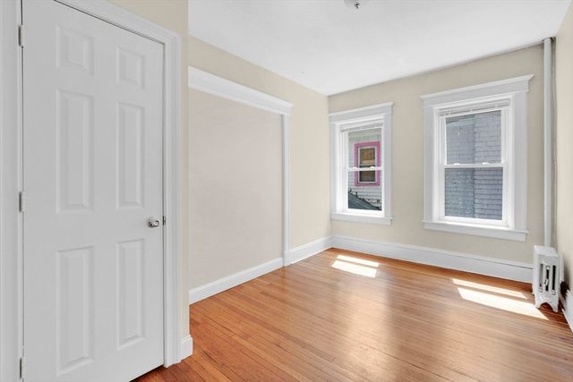 242 Fort Pleasant Ave, Springfield, MA 01108