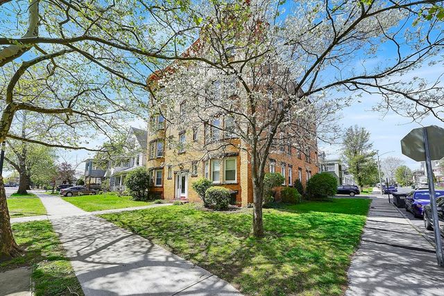 242 Fort Pleasant Ave, Springfield, MA 01108