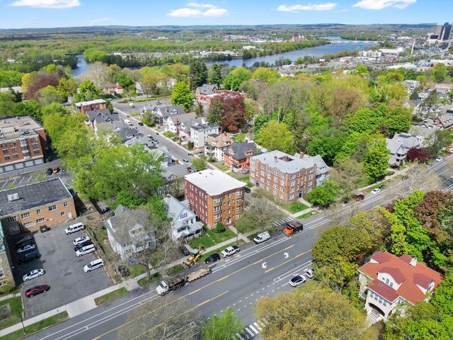 242 Fort Pleasant Ave, Springfield, MA 01108