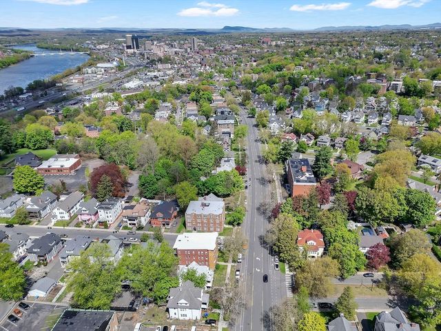 242 Fort Pleasant Ave, Springfield, MA 01108