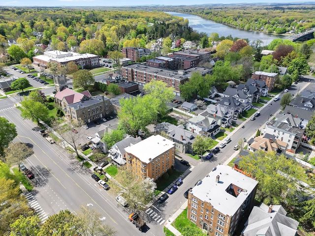 242 Fort Pleasant Ave, Springfield, MA 01108